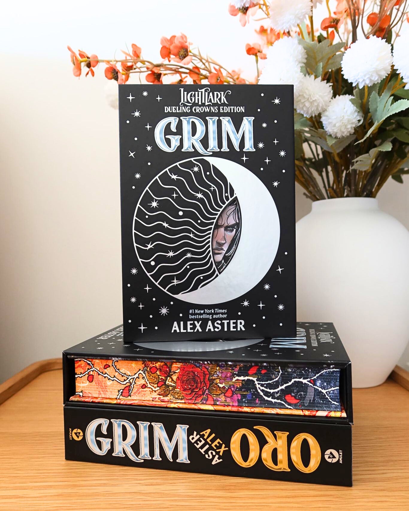 Grim and Oro: Dueling Crowns Edition (A Lightlark Saga Deluxe Companion Book)