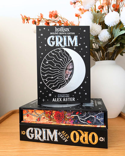 Grim and Oro: Dueling Crowns Edition (A Lightlark Saga Deluxe Companion Book)